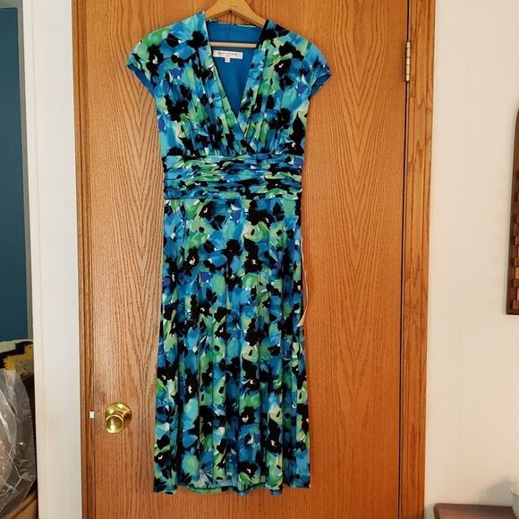 NWT Gorgeous Evan-Picone Blue Green Floral Dress Sz 6 - Picture 1 of 5